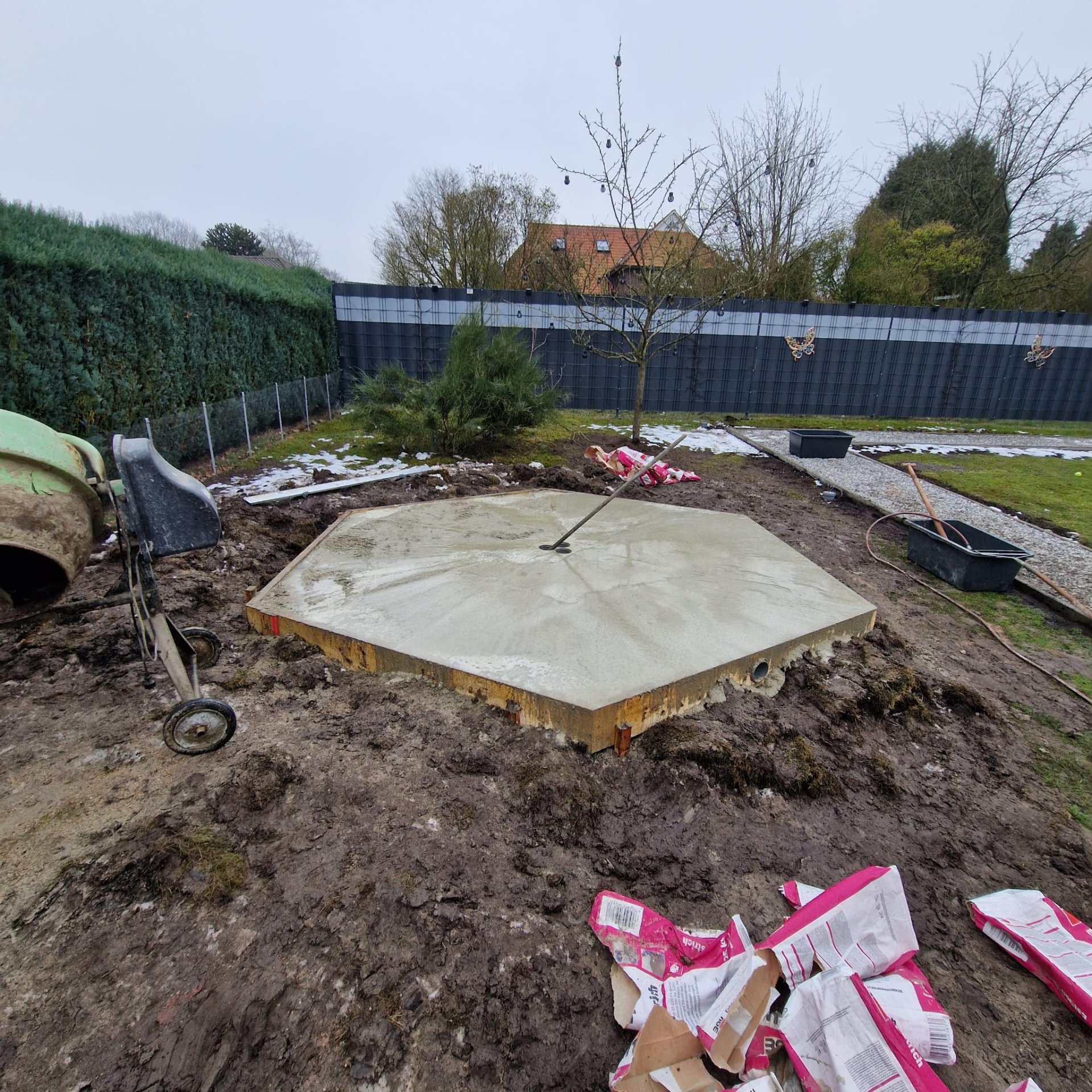 Fundament für eine Grillkota